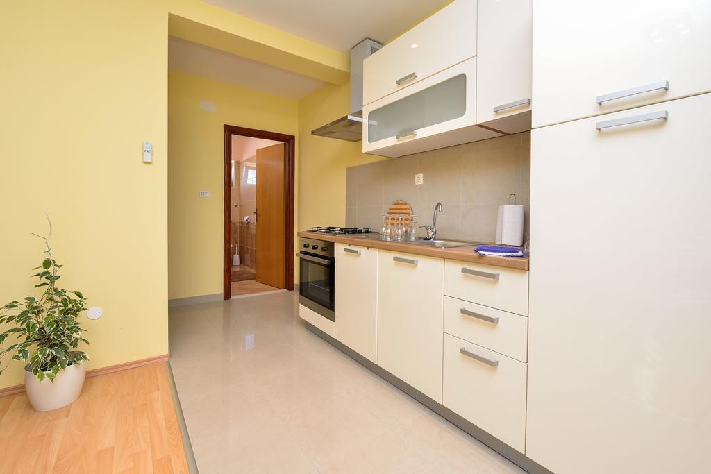 Apartments Mate Turanj Zewnętrze zdjęcie