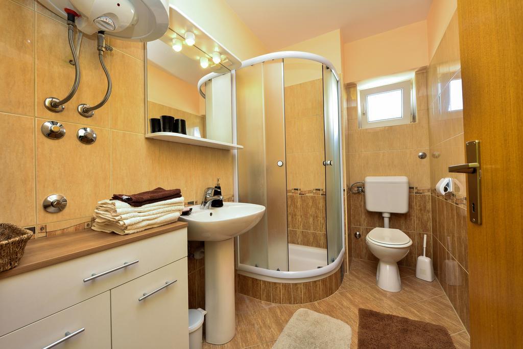 Apartments Mate Turanj Zewnętrze zdjęcie