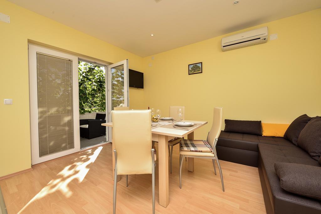 Apartments Mate Turanj Zewnętrze zdjęcie