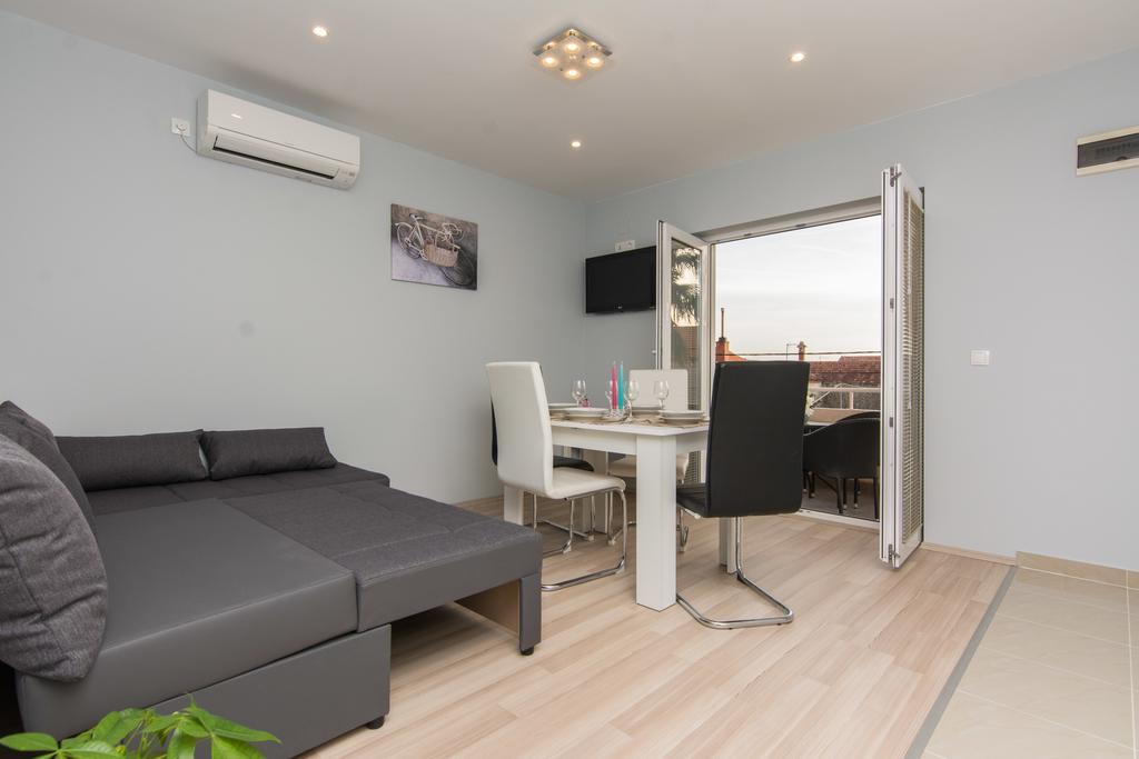 Apartments Mate Turanj Zewnętrze zdjęcie