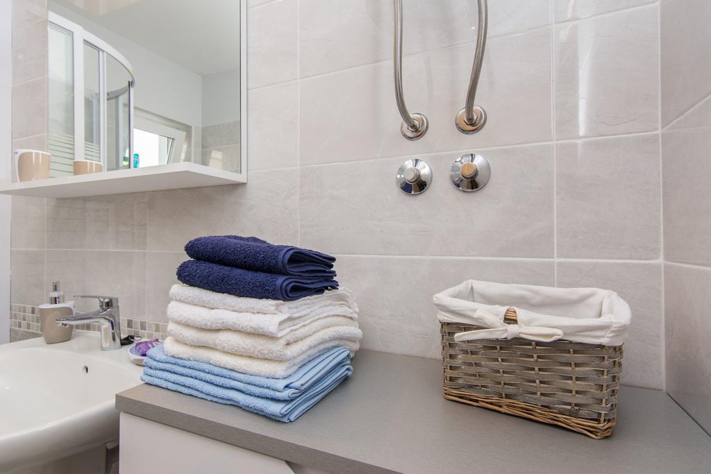 Apartments Mate Turanj Zewnętrze zdjęcie