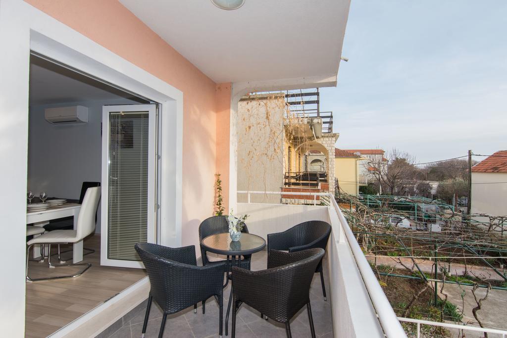 Apartments Mate Turanj Zewnętrze zdjęcie