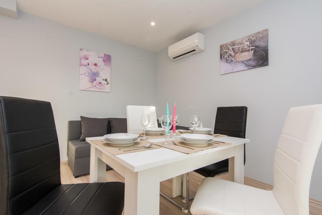 Apartments Mate Turanj Zewnętrze zdjęcie