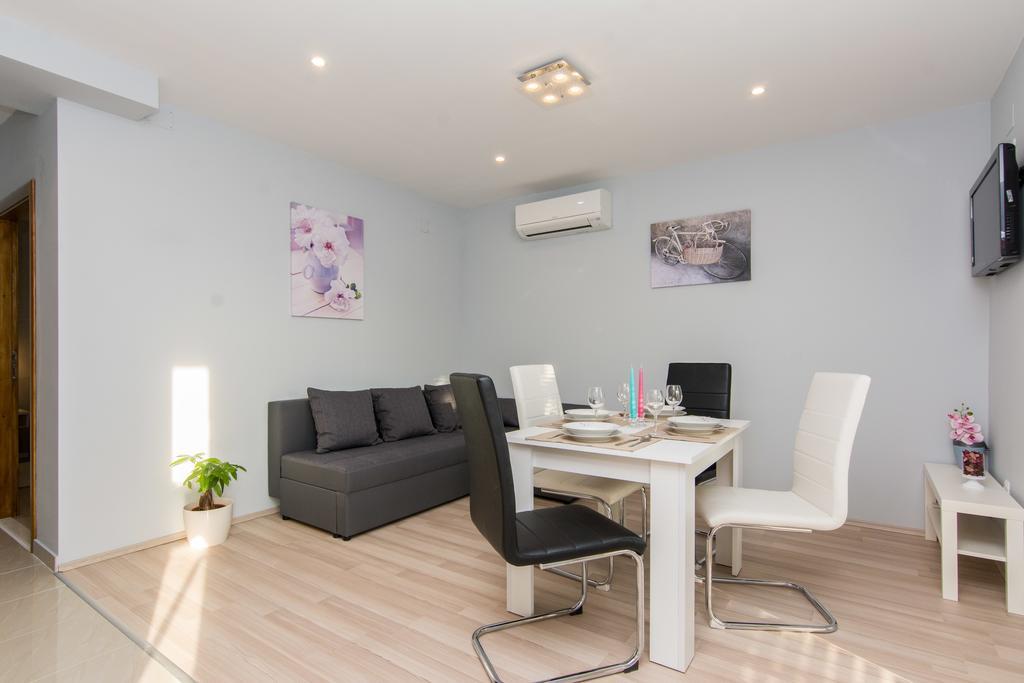 Apartments Mate Turanj Zewnętrze zdjęcie